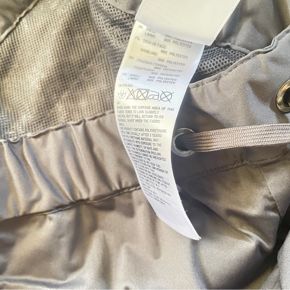 Uniqlo Women's Gray Hiking Outdoor Active Capri Pant Size S - Picture 4 of 10